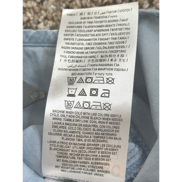 Guess Los Angeles Women Light Wash Denim Button Down Shirt Normcore Minimalist M - Picture 8 of 11